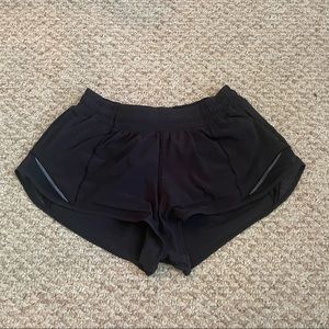 Size 6 Black LR 2.5” Hotty Hot Lululemon Shorts